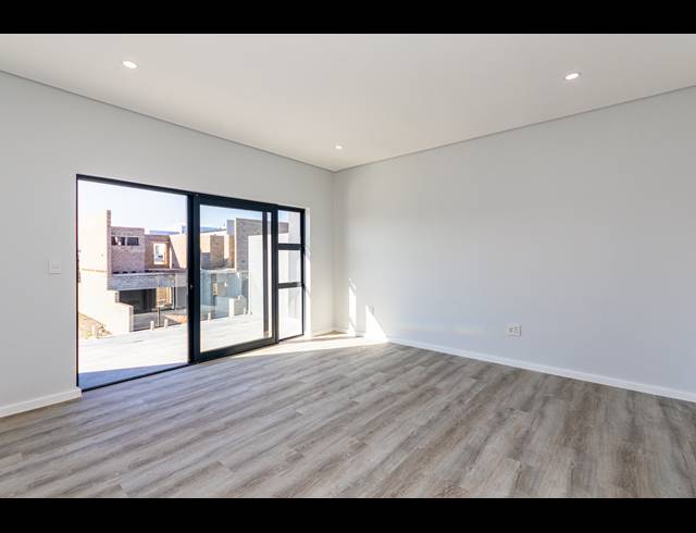4 BEDROOM FREEHOLD FOR SALE IN SANDOWN